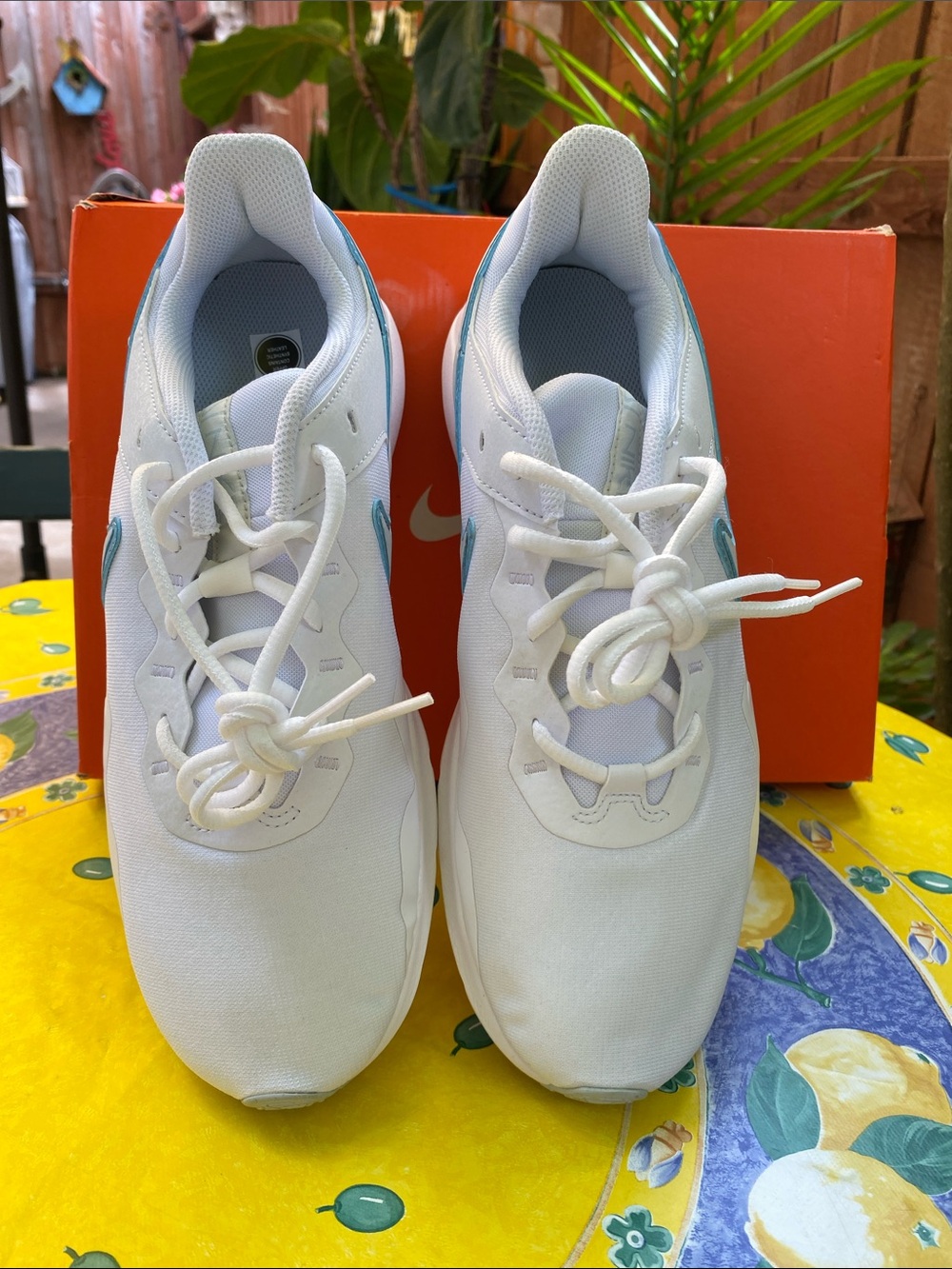 Nike legend essential 2 white and blue aura phantom Trainer Sneakers size 11 - Picture 8 of 8